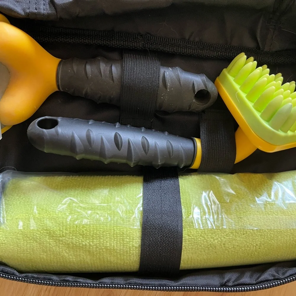 FURminator sleek black